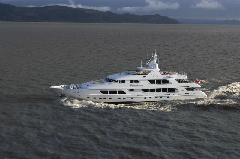 us luxury yacht manufacturers